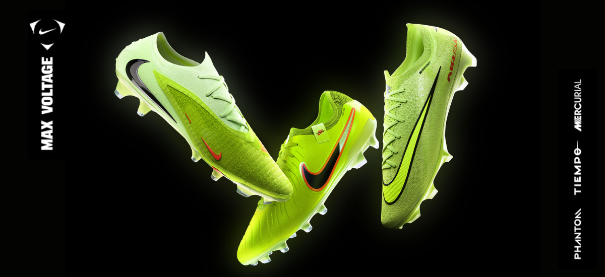 NIKE　サッカースパイク　最新作