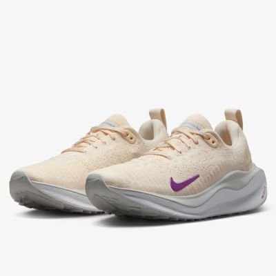 ナイキ　インフィニティラン 4　DR2670-800　レディスランニングシューズ　GUAVA ICE/VIVID PURP　特価