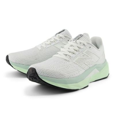 ニューバランス　FuelCell Propel v5 CM5　WFCPRCM5B　レディスランニングシューズ　WHITE/CLAYASH　フューエルセルプロペル