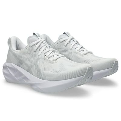 アシックス　ノヴァブラスト5　NOVABLAST 5　1011B974-100　ランニングシューズ　WHITE