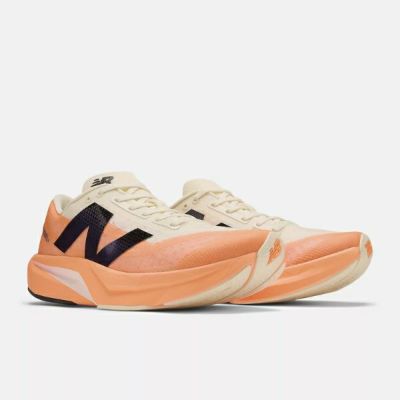 ニューバランス　FuelCell Rebel v4　MFCXCO4D　ランニングシューズ　ORANGE